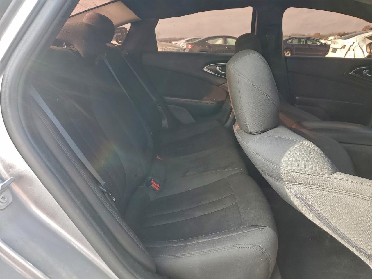 2016 Chrysler 200 Limited VIN: 1C3CCCAB4GN176752 Lot: 93684175