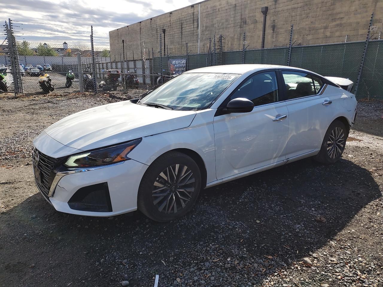 2025 Nissan Altima Sv white  gas 1N4BL4DV5SN395186 photo #1