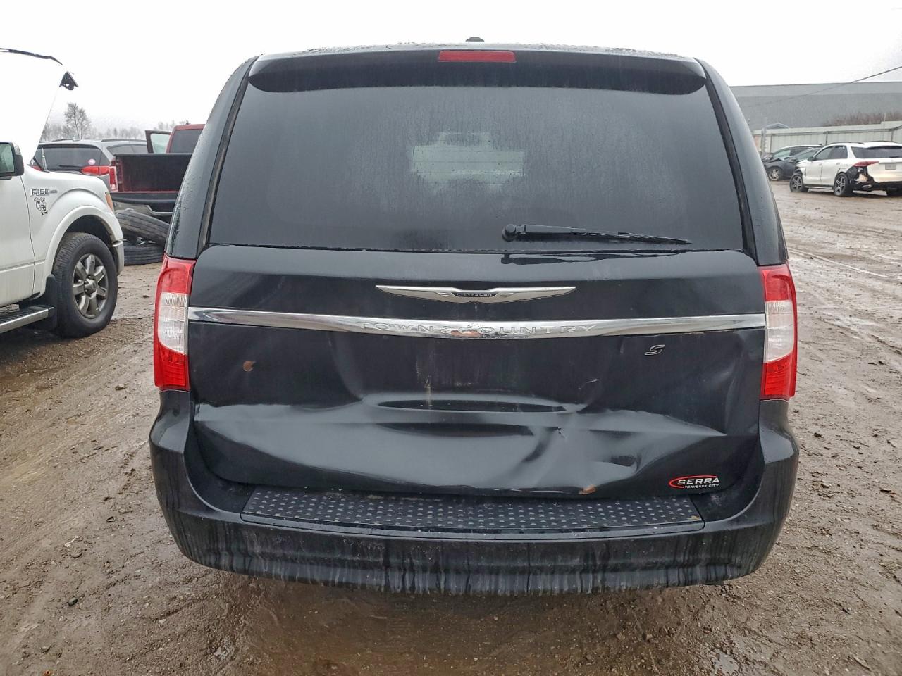 2015 Chrysler Town & Country S VIN: 2C4RC1HG5FR554218 Lot: 94098035