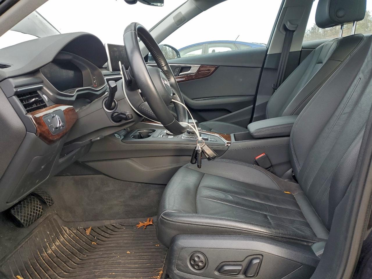 2017 Audi A4 Premium Plus VIN: WAUENAF4XHN065876 Lot: 81039975