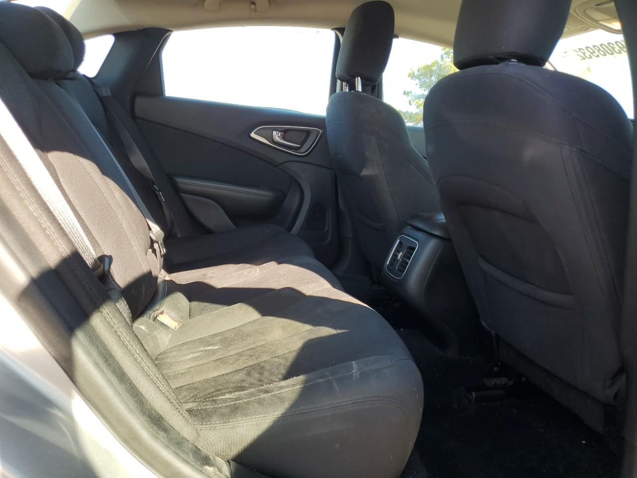 2015 Chrysler 200 Limited VIN: 1C3CCCAB4FN569262 Lot: 93089325