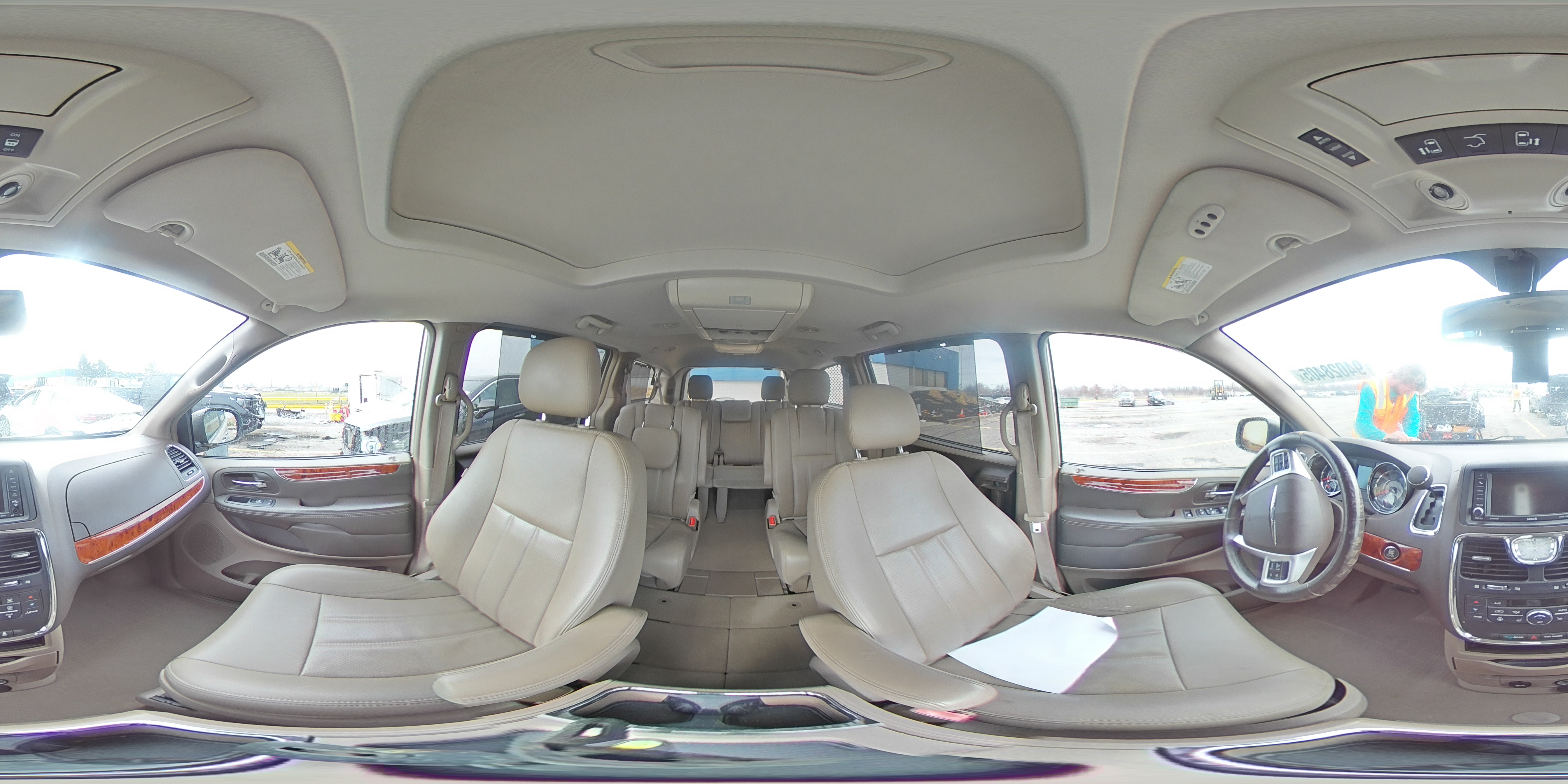 2016 Chrysler Town & Country Touring L VIN: 2C4RC1CG5GR127873 Lot: 94028405