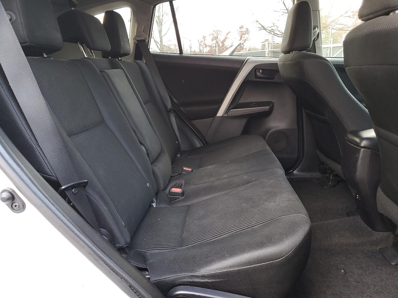 2017 Toyota Rav4 Le VIN: 2T3ZFREV2HW333693 Lot: 93397645