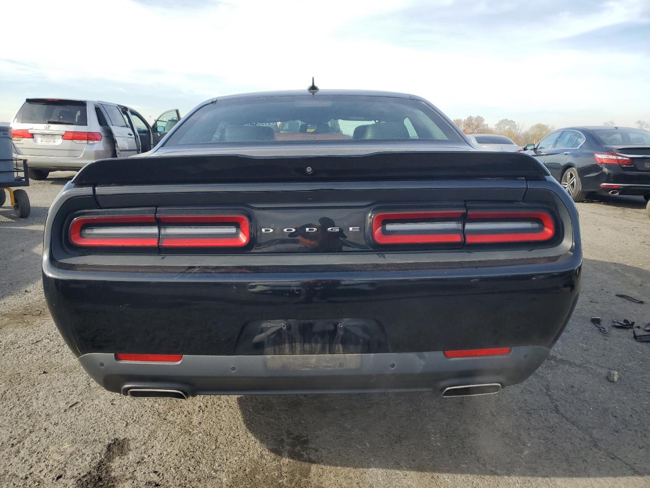 2018 Dodge Challenger Sxt VIN: 2C3CDZAG8JH339673 Lot: 91559005
