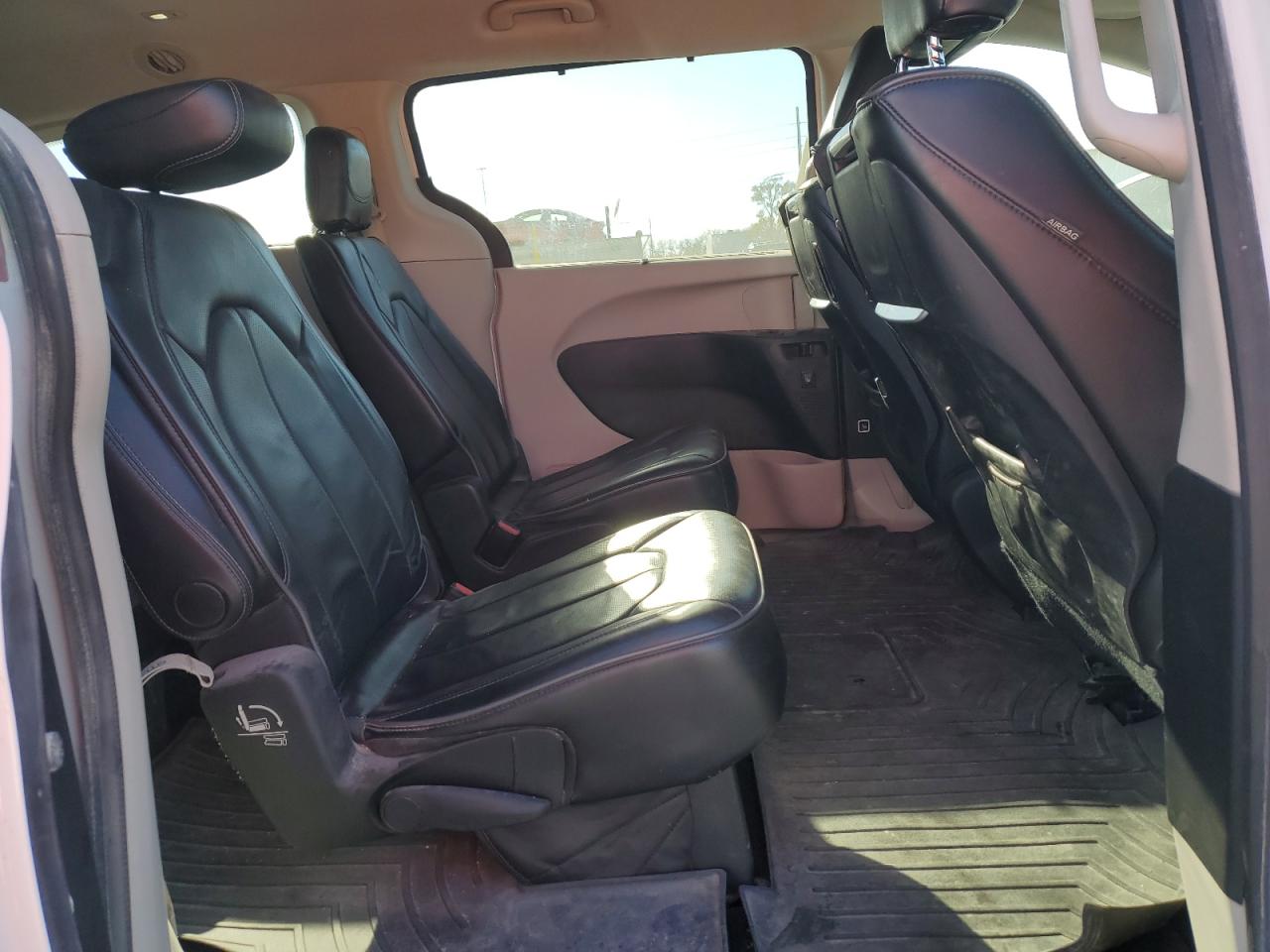 2019 Chrysler Pacifica Limited VIN: 2C4RC1GG5KR673432 Lot: 91619395