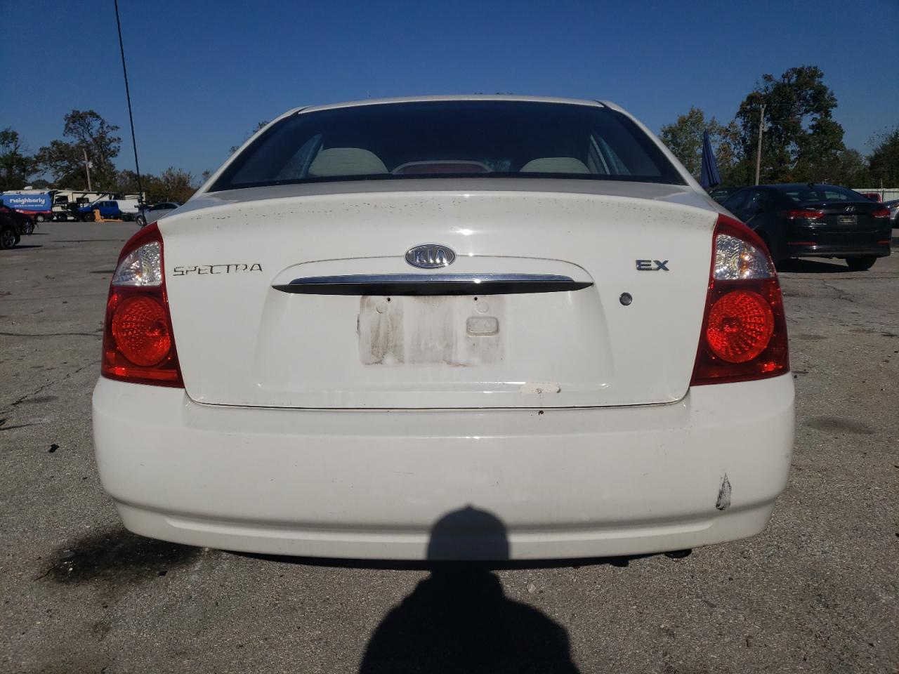 2005 Kia Spectra Lx VIN: KNAFE121955148890 Lot: 91065485