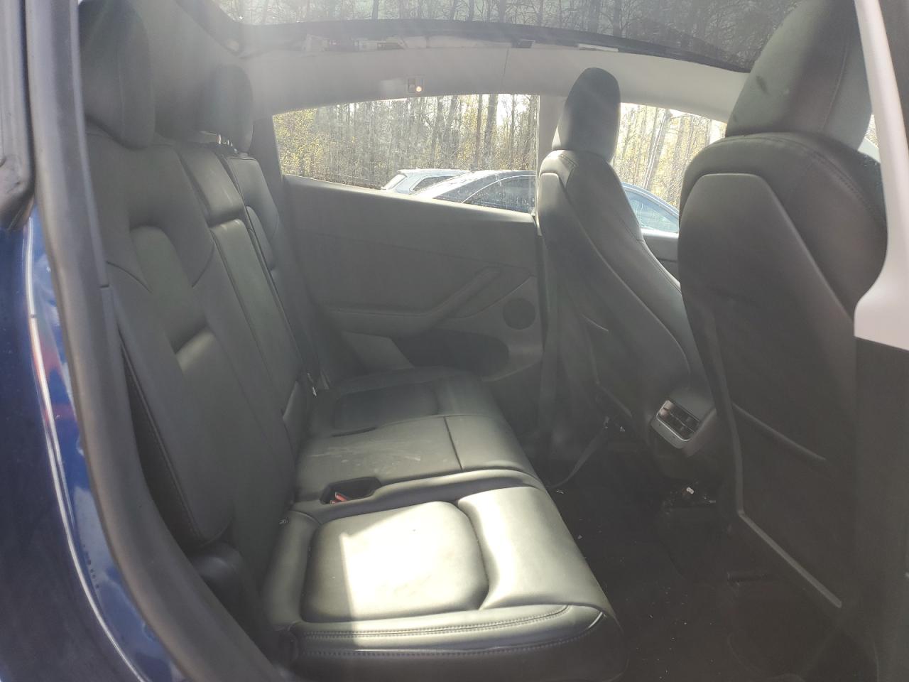 2024 Tesla Model Y VIN: 7SAYGAEEXRF995297 Lot: 91003465