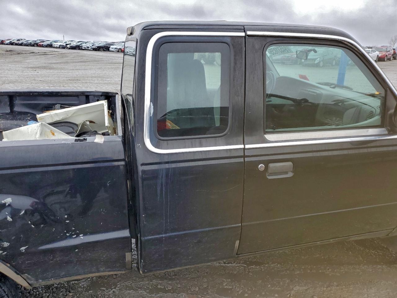 2000 Mazda B2500 Cab Plus VIN: 4F4YR16C1YTM32663 Lot: 94531855