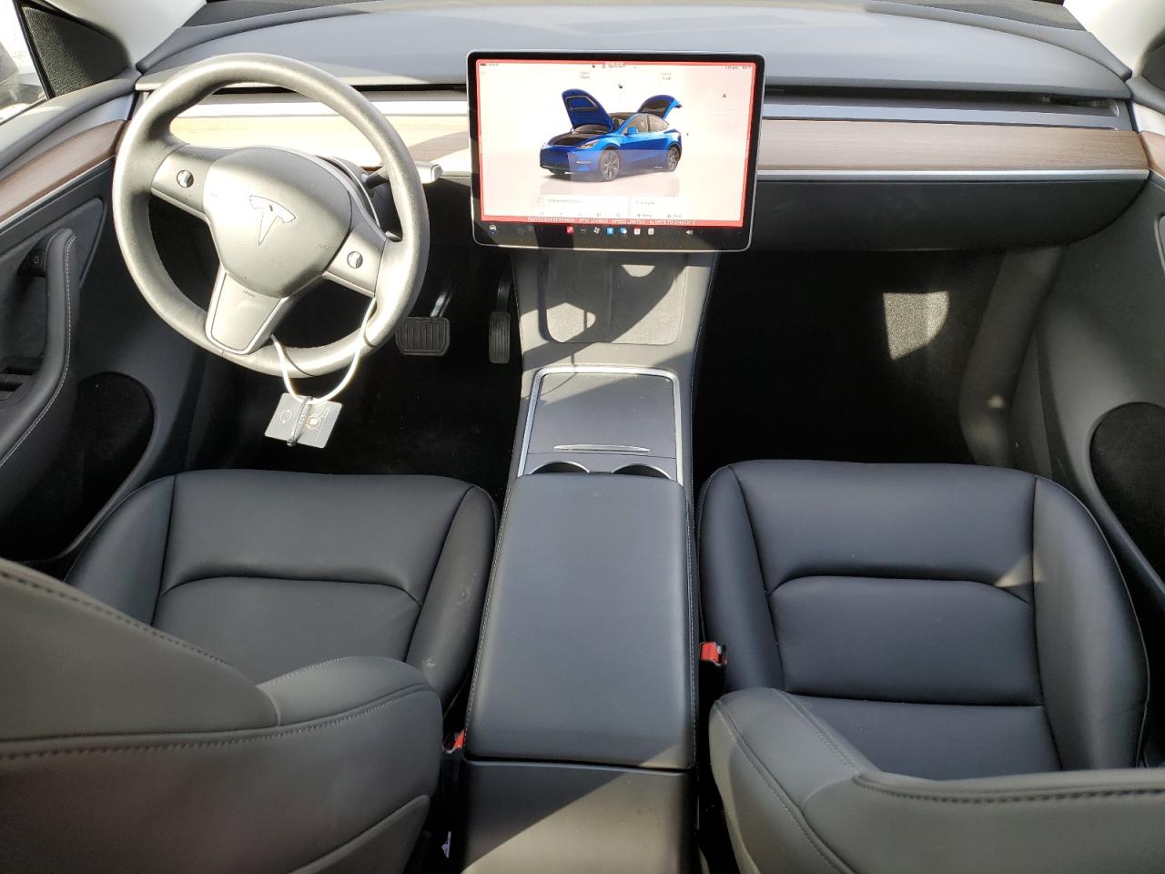 2024 Tesla Model Y VIN: 7SAYGDEDXRF208826 Lot: 92085795