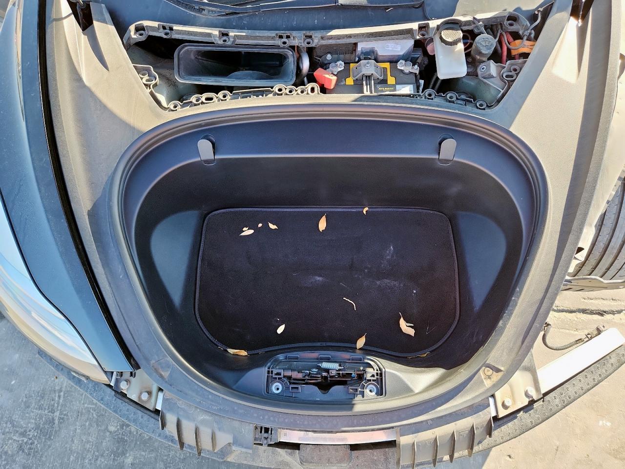 2018 Tesla Model 3 VIN: 5YJ3E1EA5JF031298 Lot: 93112085