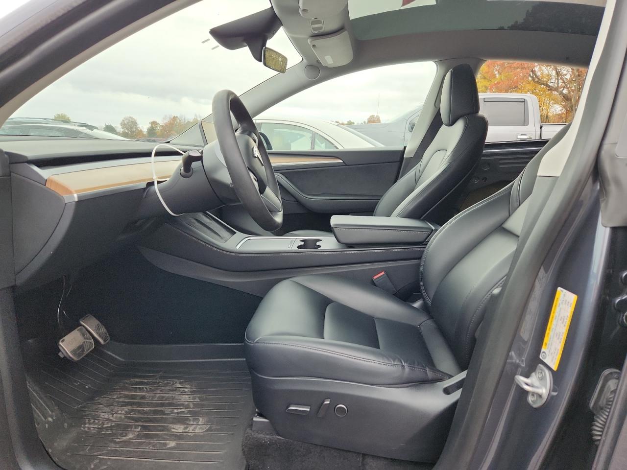 2023 Tesla Model Y VIN: 7SAYGDEE9PA210800 Lot: 90079995