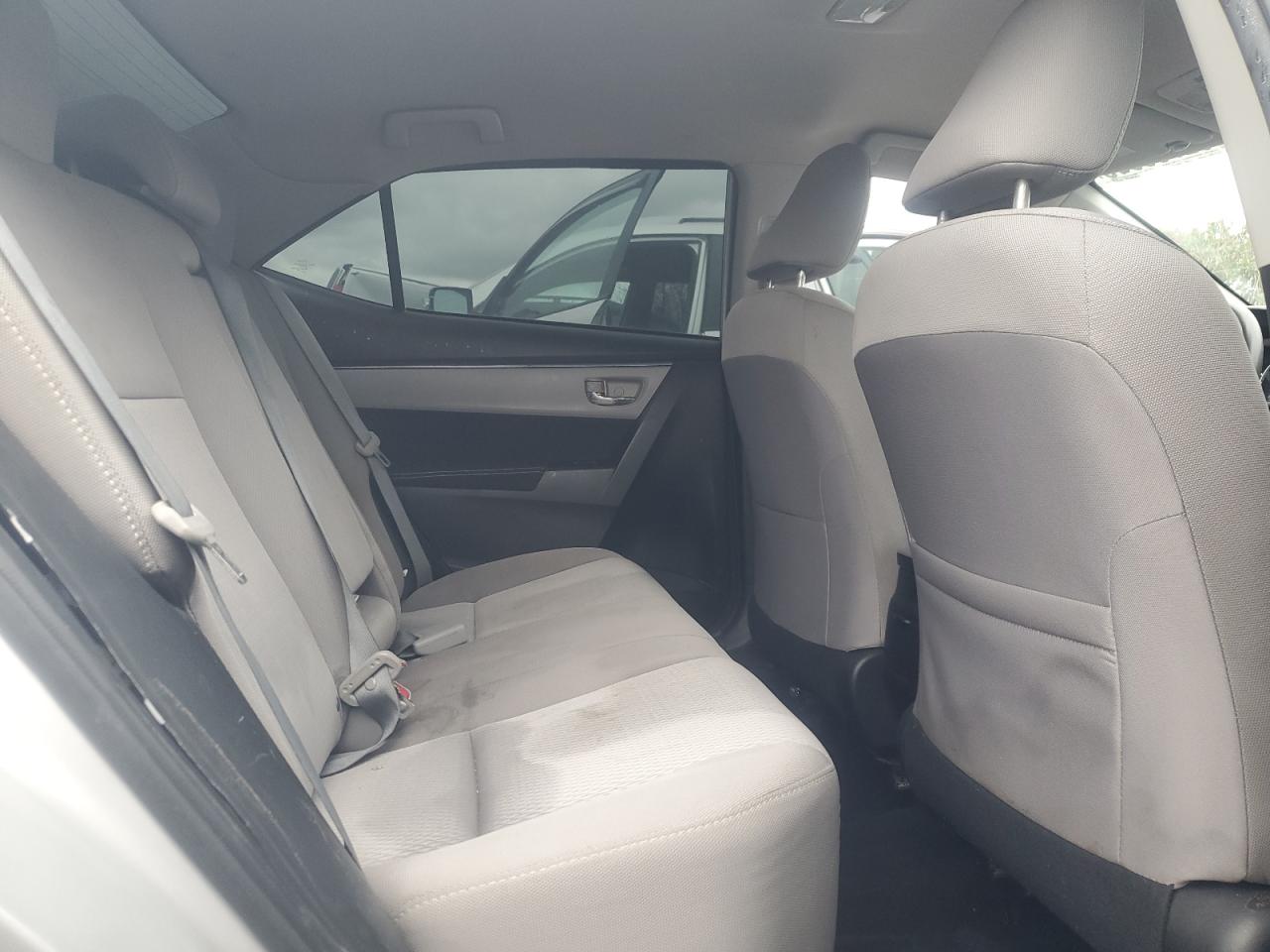 2015 Toyota Corolla L VIN: 2T1BURHE5FC261995 Lot: 92755045