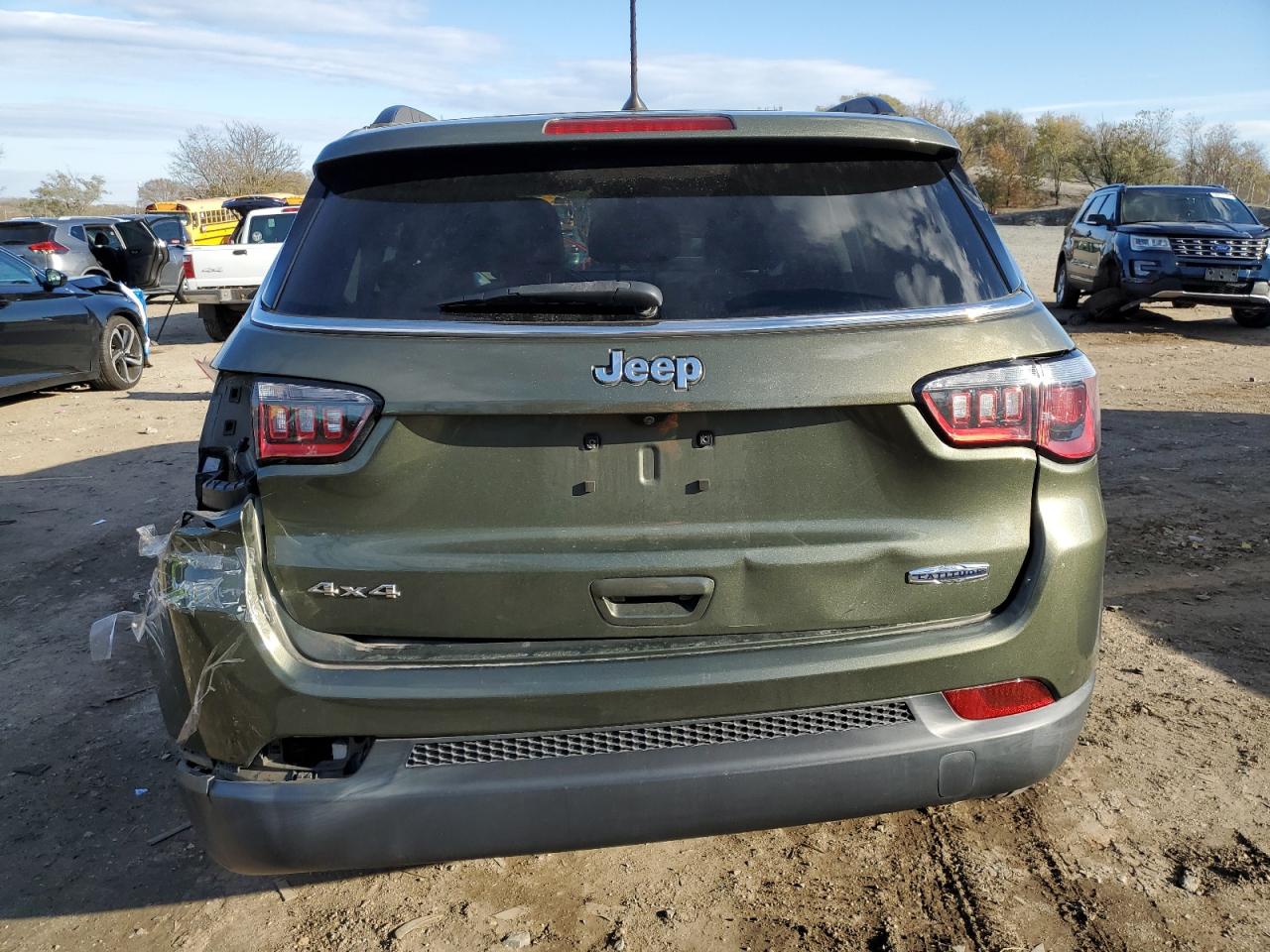 2017 Jeep Compass Latitude VIN: 3C4NJDBB1HT680563 Lot: 92241275