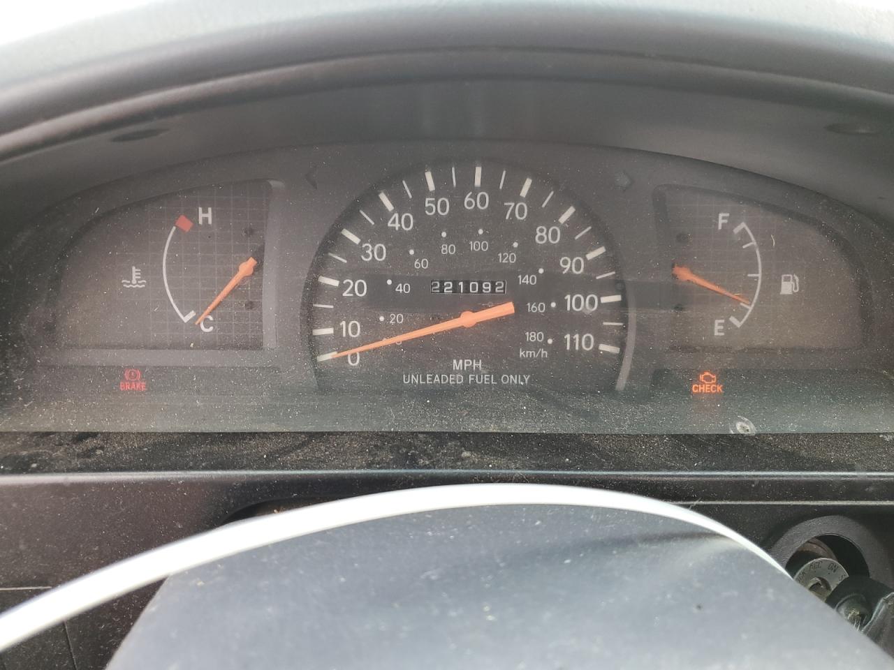 2000 Toyota Tacoma Prerunner VIN: 5TENM92NXYZ704628 Lot: 92750285