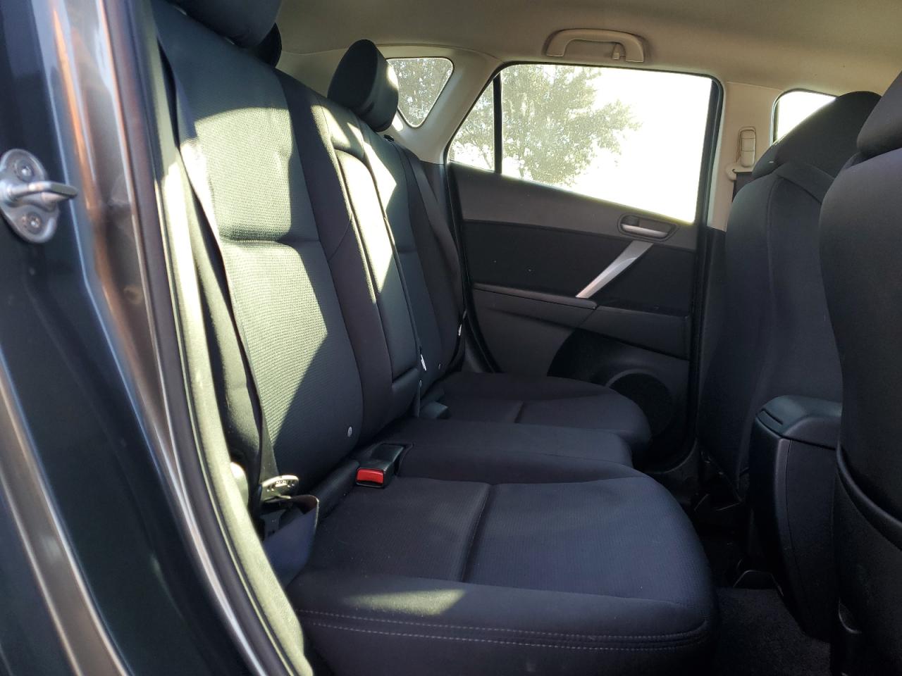 2011 Mazda 3 S VIN: JM1BL1K63B1361811 Lot: 92651165