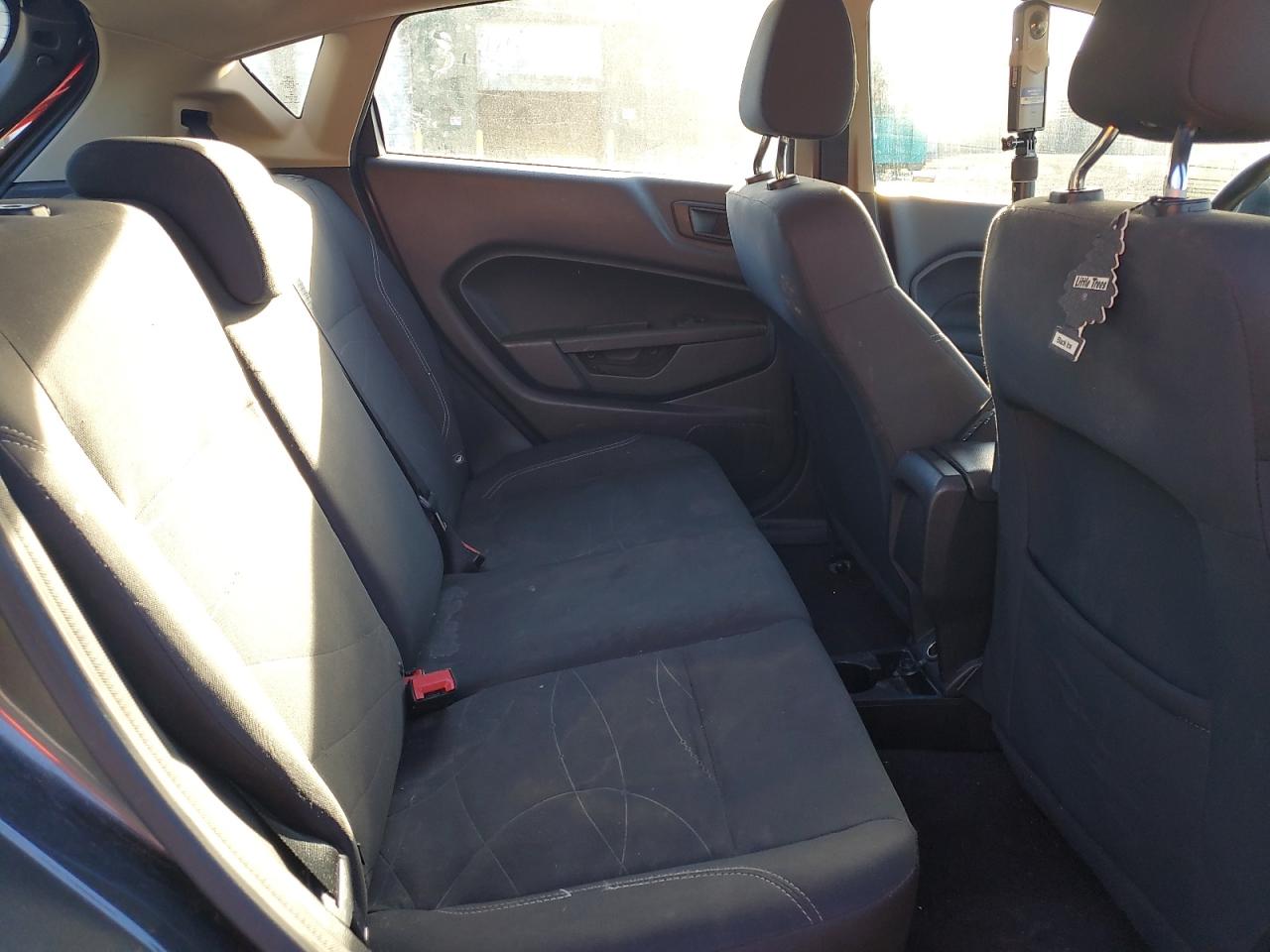 2018 Ford Fiesta Se VIN: 3FADP4EJ9JM124021 Lot: 92839585