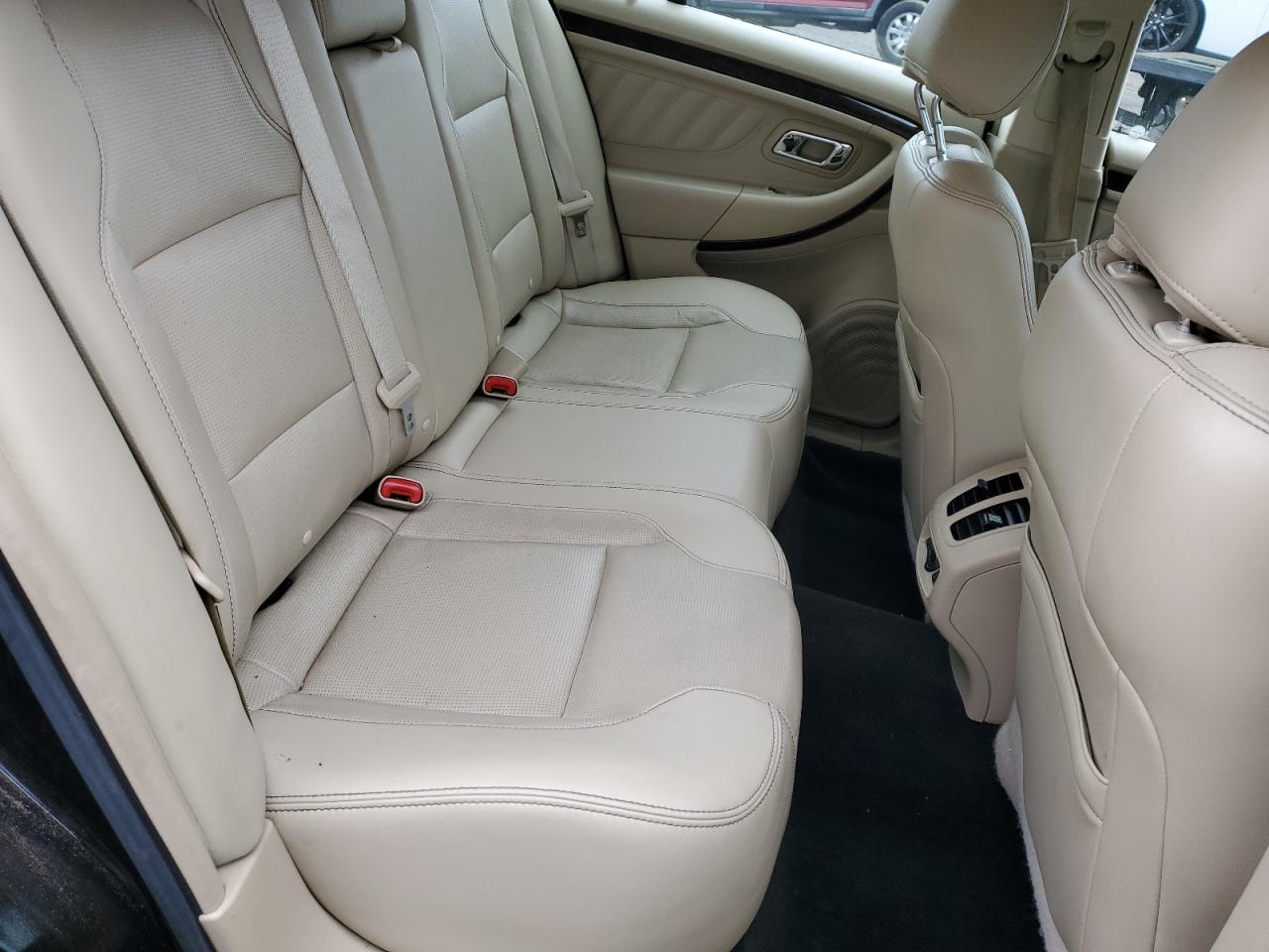 2017 Ford Taurus Limited VIN: 1FAHP2F82HG121614 Lot: 93243205