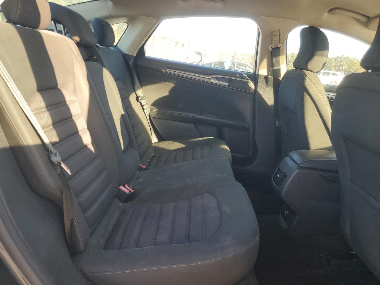 2017 Ford Fusion Se VIN: 3FA6P0H70HR226323 Lot: 92272575