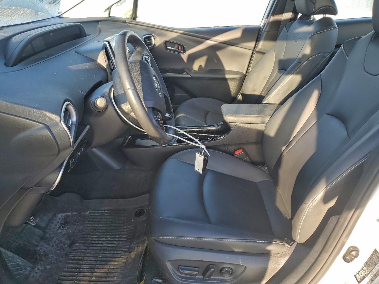 2022 Toyota Prius Prime Le VIN: JTDKAMFP2N3226208 Lot: 94053935