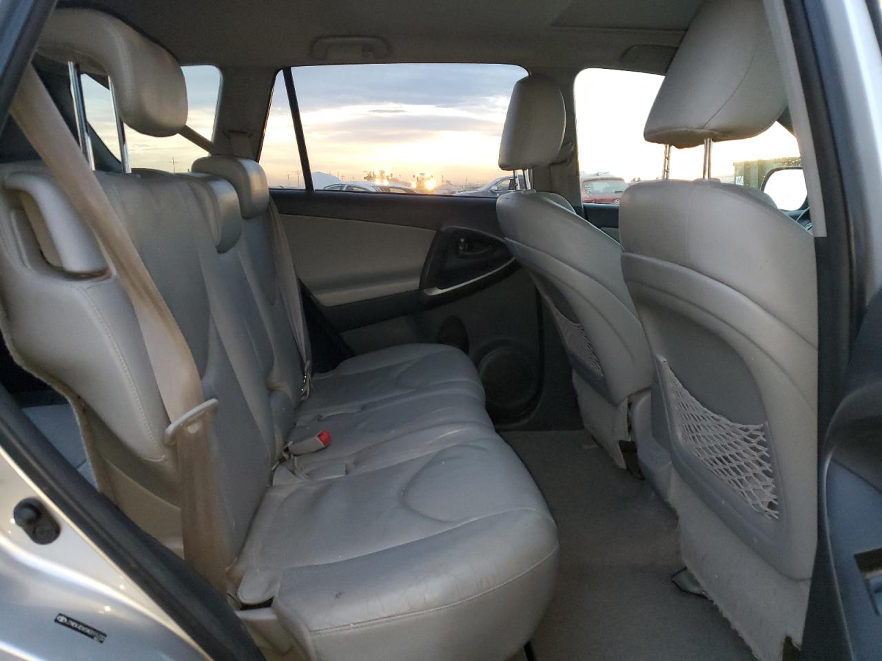 2010 Toyota Rav4 Limited VIN: JTMDK4DV0AD015732 Lot: 92860075