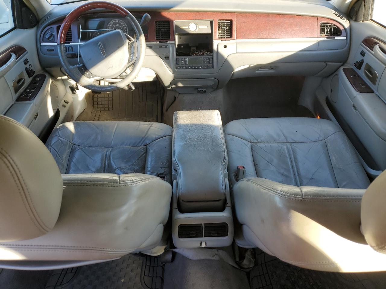 2005 Lincoln Town Car Signature Limited VIN: 1LNHM82W45Y642491 Lot: 92228805