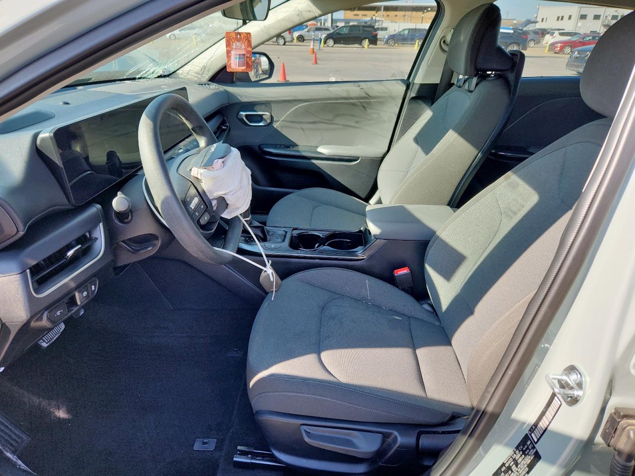 2025 Kia K4 Lx VIN: 3KPFT4DE7SE090255 Lot: 93108945