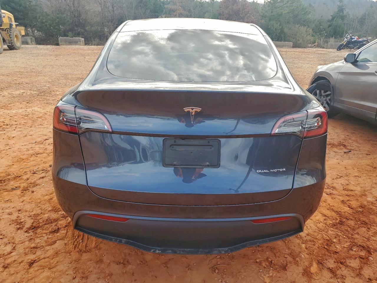 2024 Tesla Model Y VIN: 7SAYGDEE2RA222936 Lot: 94159295