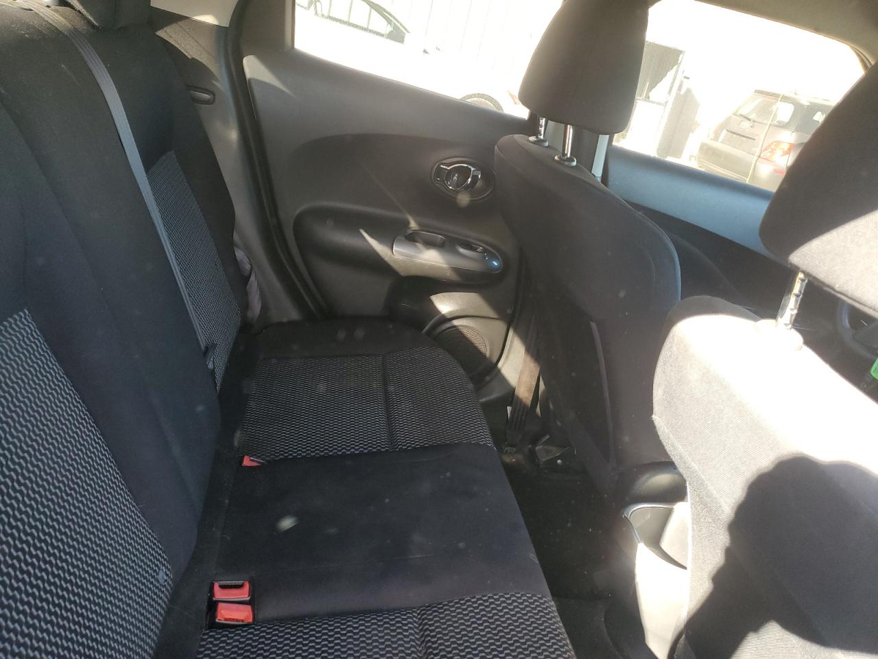 2016 Nissan Juke S VIN: JN8AF5MR1GT608096 Lot: 92991665