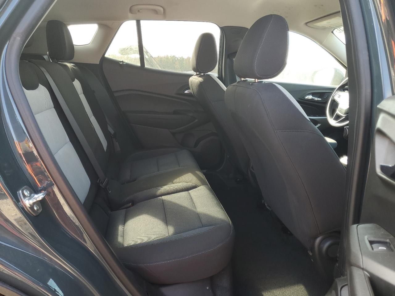 2025 Chevrolet Trax Ls VIN: KL77LFEP8SC066650 Lot: 92300925