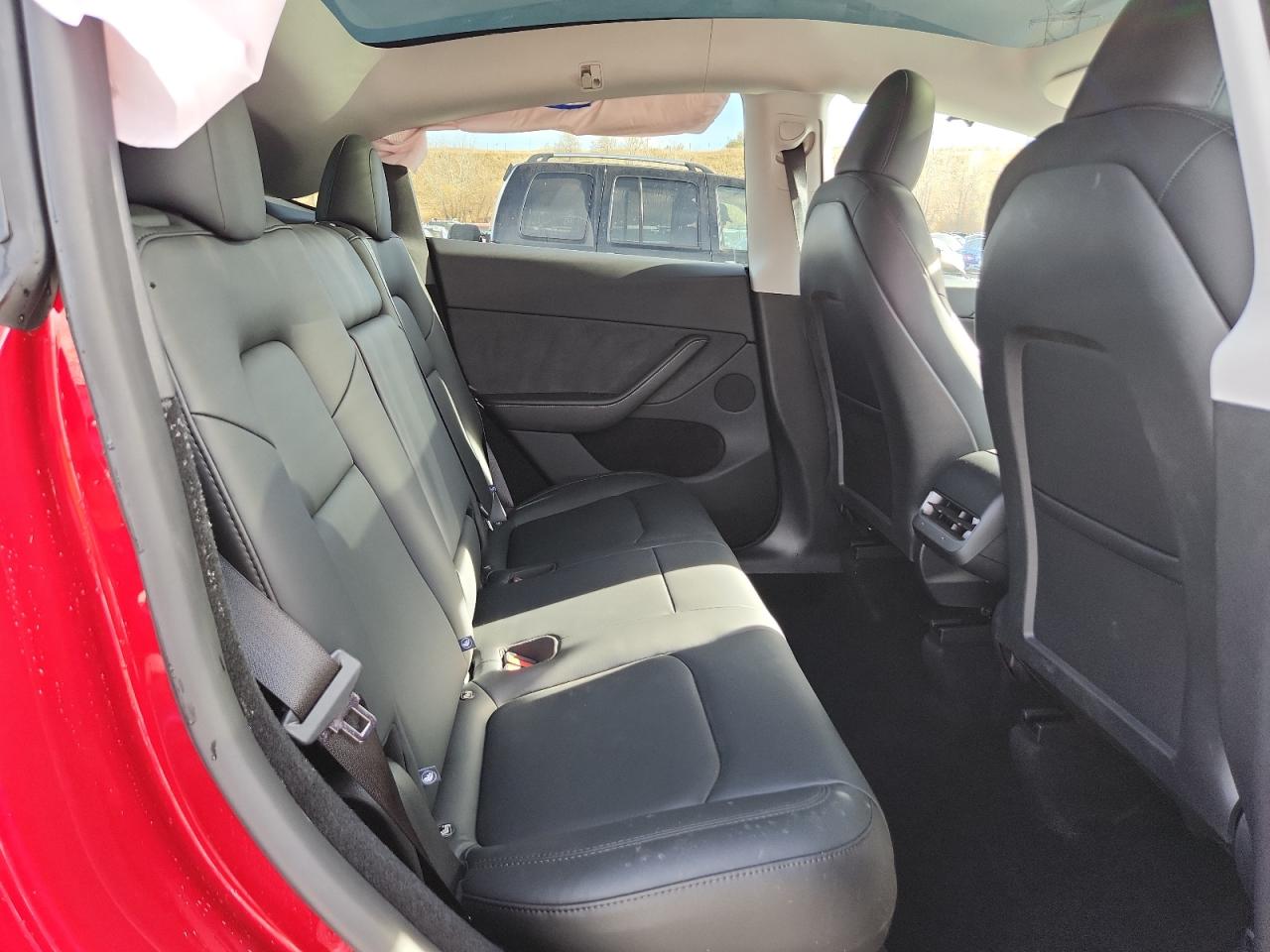 2025 Tesla Model Y VIN: 7SAYGDEF0SA353376 Lot: 92213455