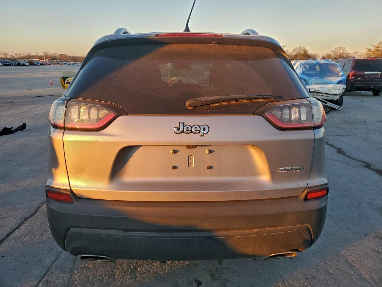 2019 Jeep Cherokee Latitude VIN: 1C4PJLCX3KD266338 Lot: 94274465