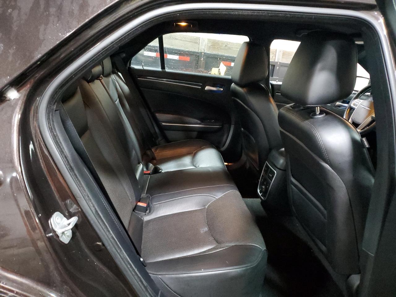 2013 Chrysler 300C VIN: 2C3CCAKT6DH581107 Lot: 93280405