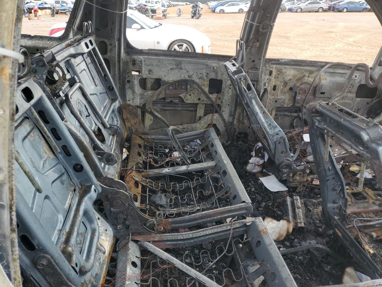 2008 Chevrolet Suburban K1500 Ls VIN: 3GNFK16388G225261 Lot: 92101985