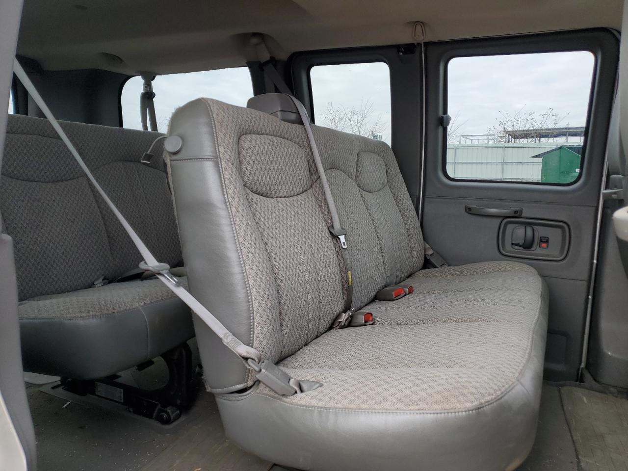 2006 Chevrolet Express G1500 VIN: 1GNFG15T561267207 Lot: 91711545