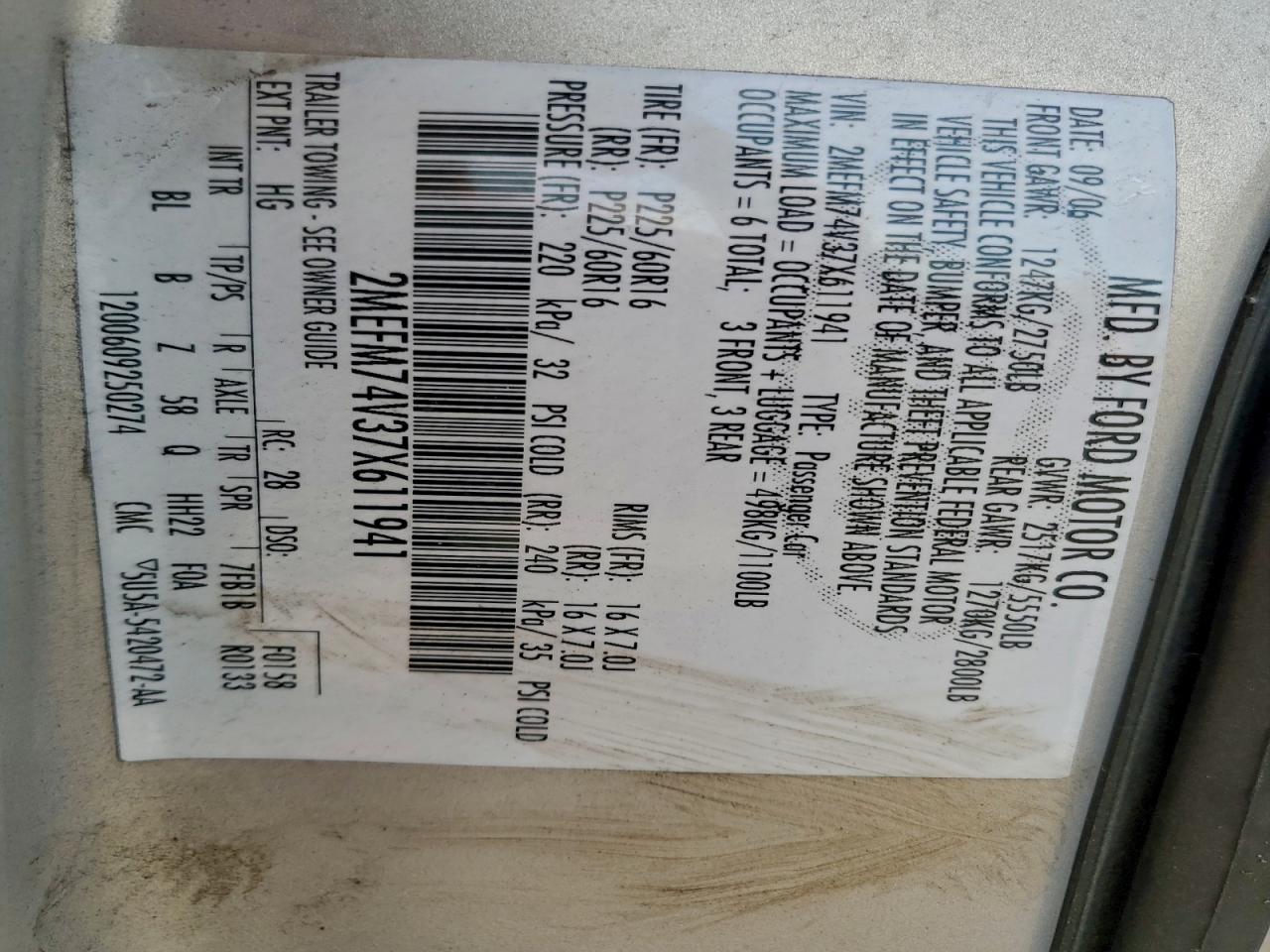 2007 Mercury Grand Marquis Gs VIN: 2MEFM74V37X611941 Lot: 94649195