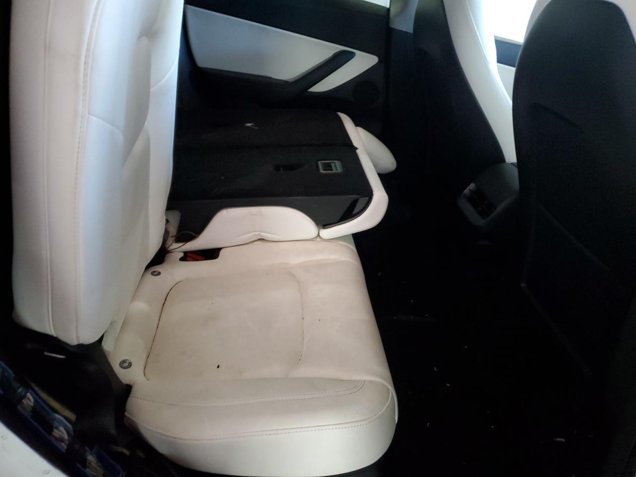 2021 Tesla Model Y VIN: 5YJYGDEF7MF266867 Lot: 92093205