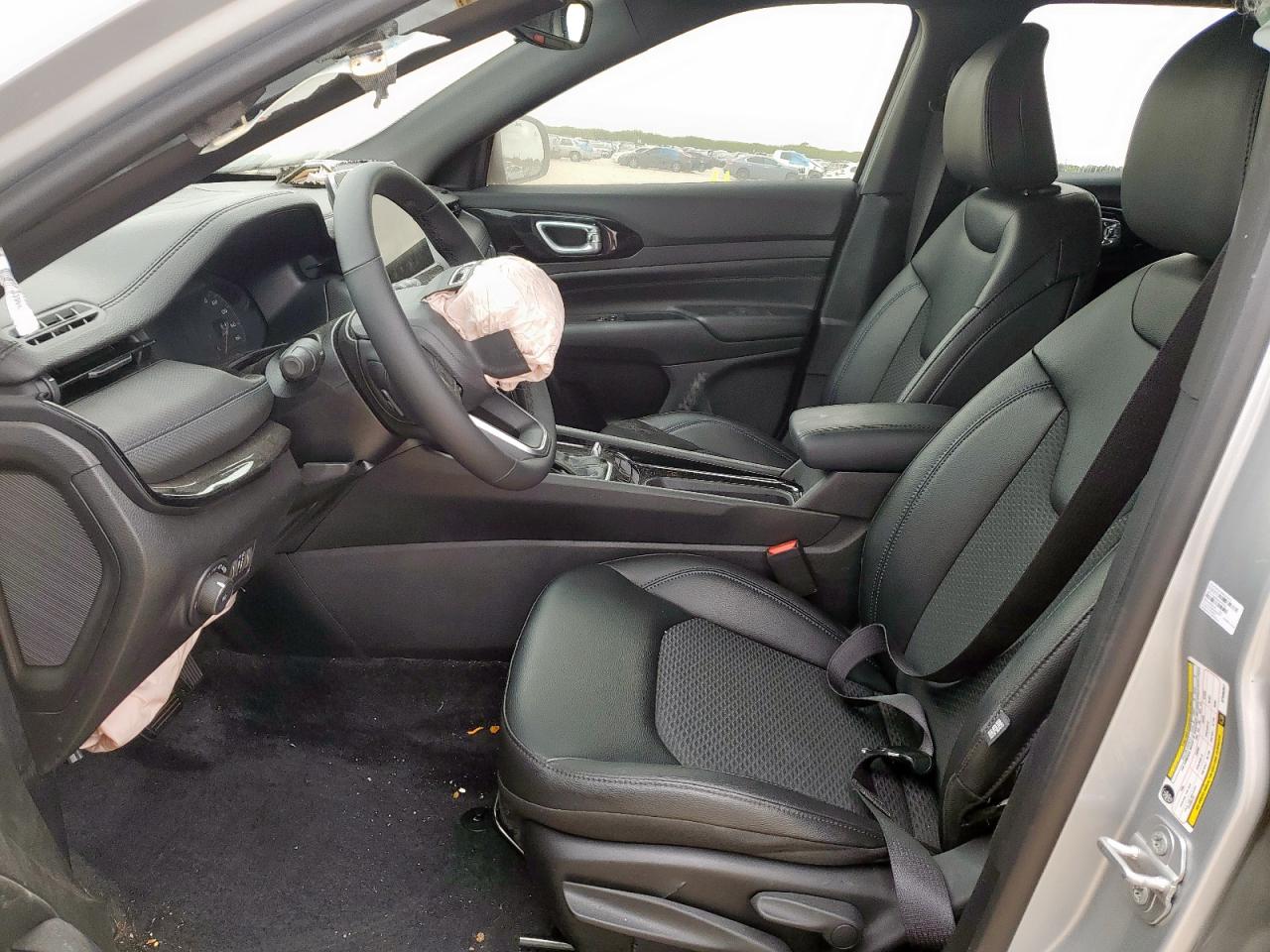 2025 Jeep Compass Latitude VIN: 3C4NJDBN3ST596357 Lot: 90810165