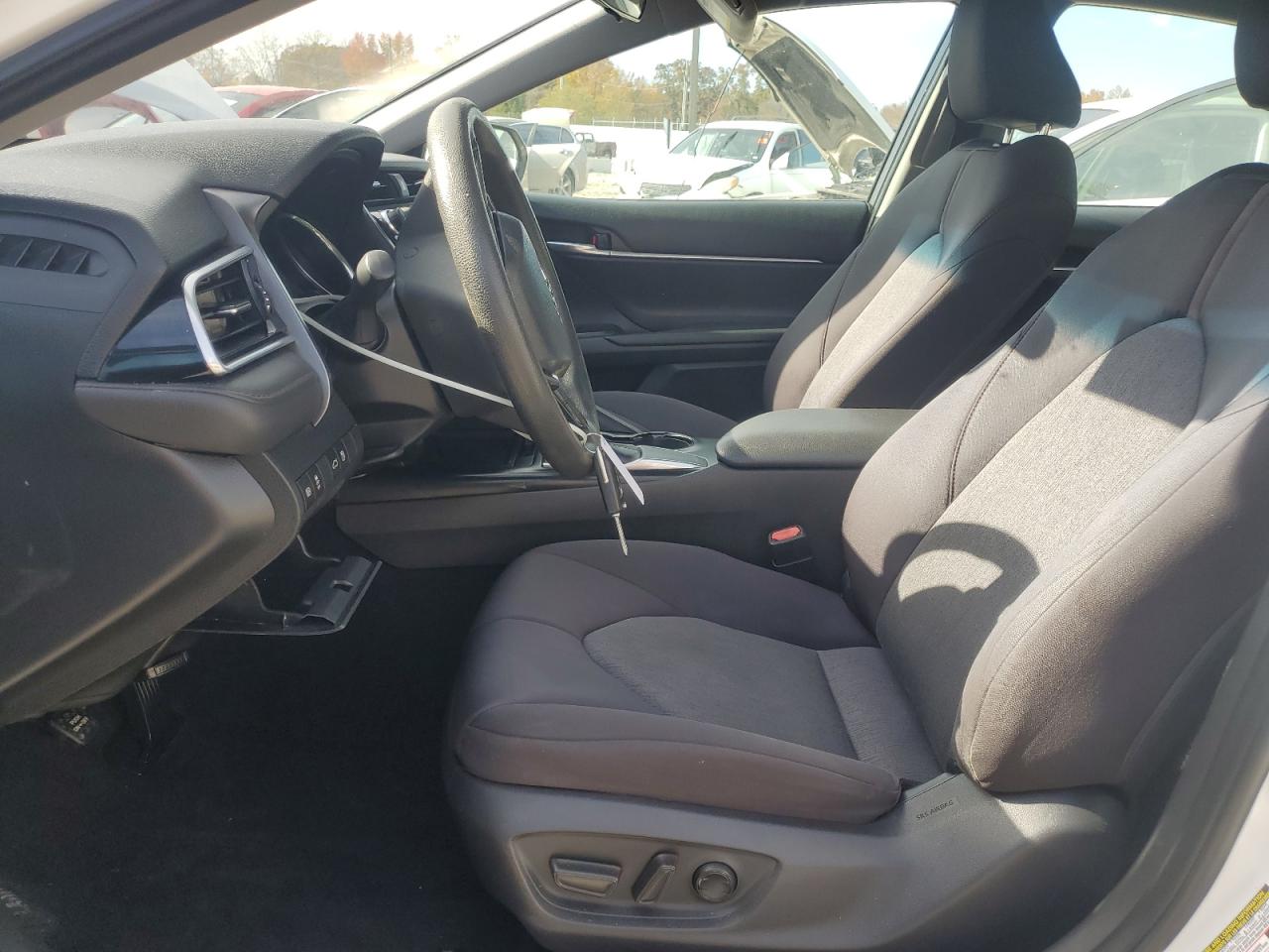 2018 Toyota Camry L VIN: 4T1B11HK3JU011307 Lot: 91212175