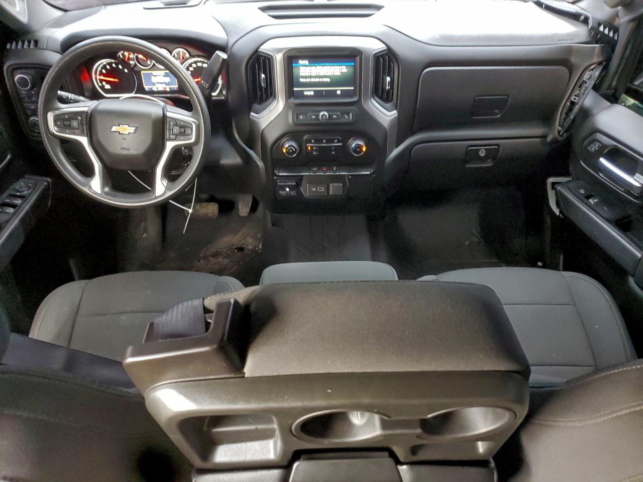 2021 Chevrolet Silverado K1500 Custom VIN: 1GCUYBEF2MZ421352 Lot: 93320615