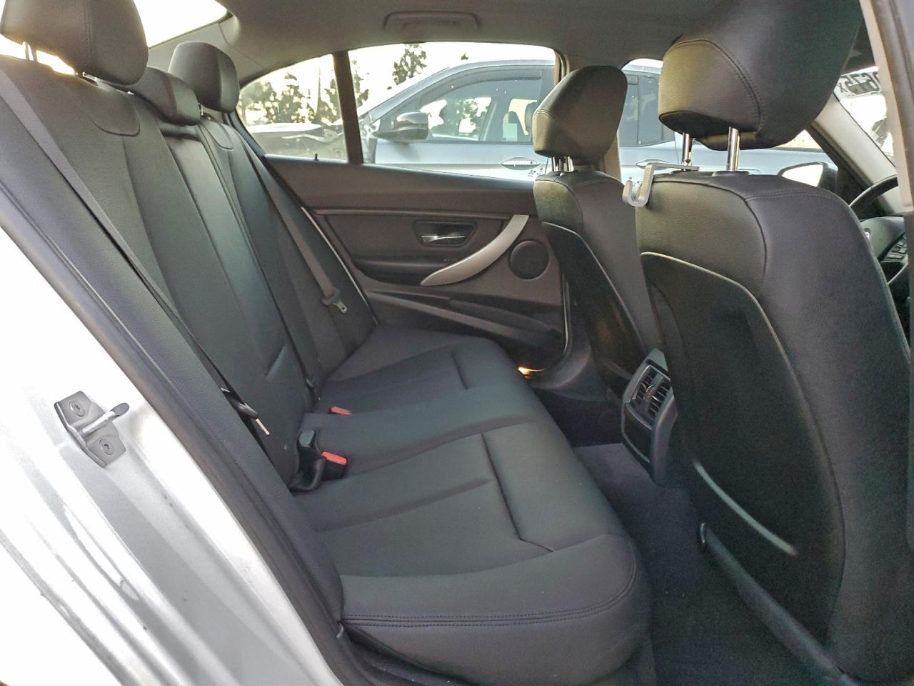 2017 BMW 320 I VIN: WBA8E1G33HNU18977 Lot: 93990675