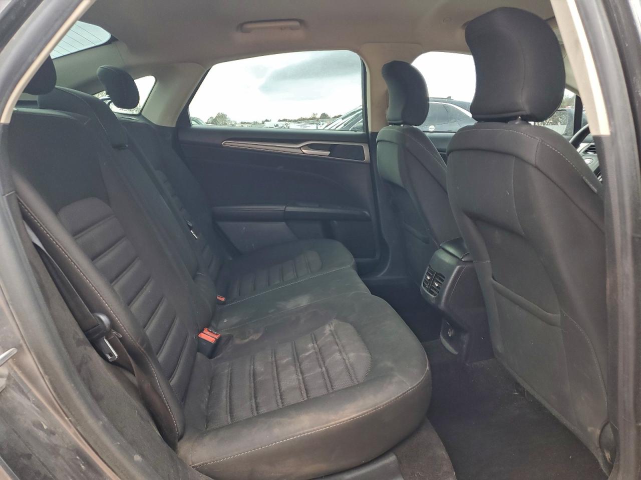 2019 Ford Fusion Se VIN: 3FA6P0LU2KR110125 Lot: 94295635