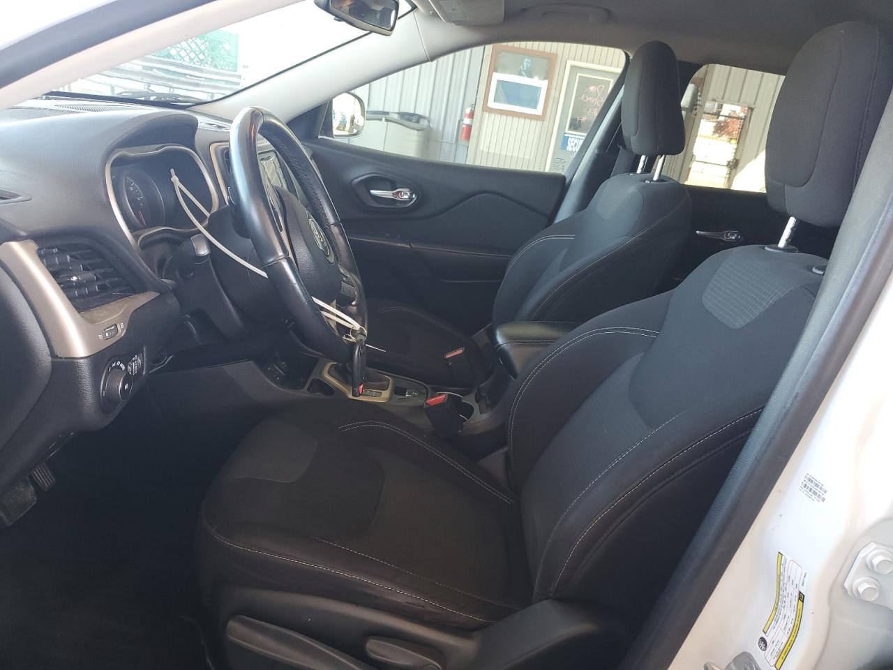 2016 Jeep Cherokee Latitude VIN: 1C4PJLCB7GW377944 Lot: 91208085