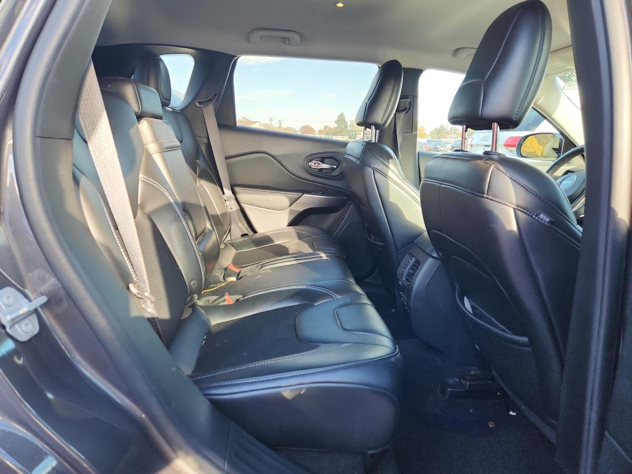 2019 Jeep Cherokee Latitude Plus VIN: 1C4PJMLB2KD194610 Lot: 91384605