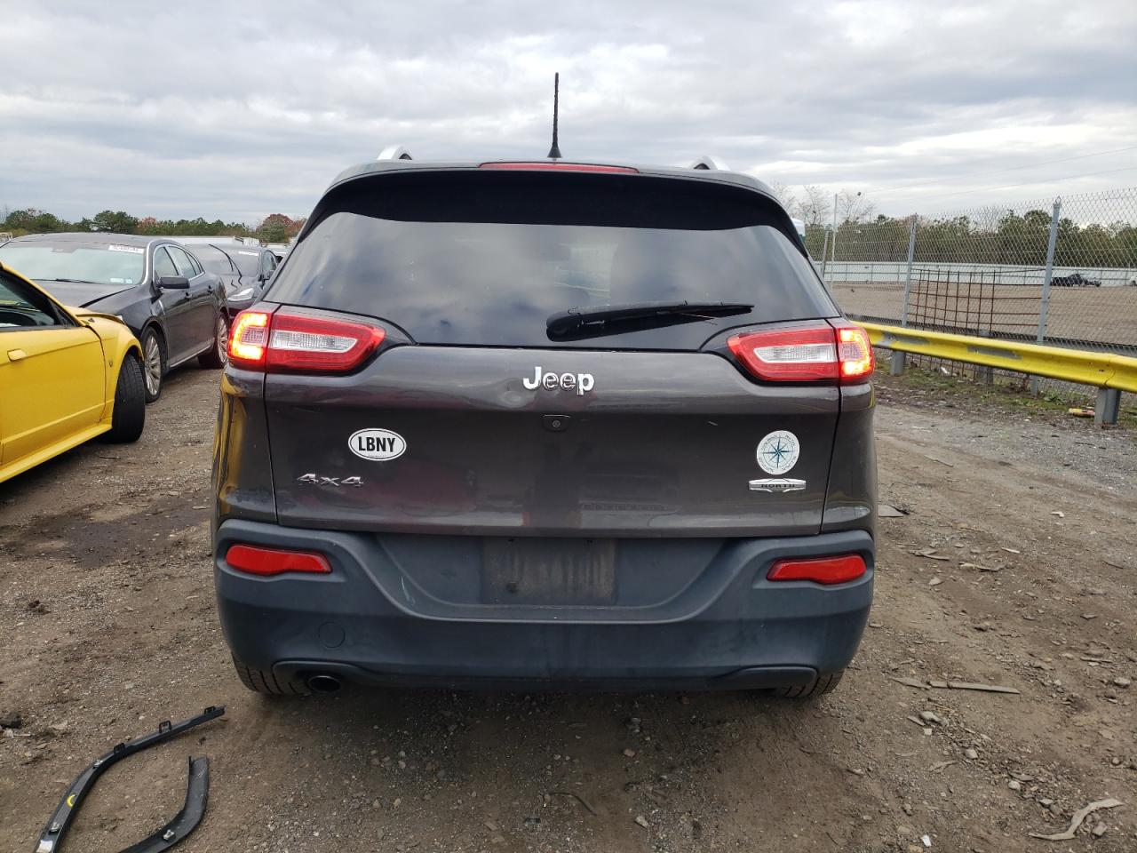 2017 Jeep Cherokee Latitude VIN: 1C4PJMCB6HW660228 Lot: 92260205