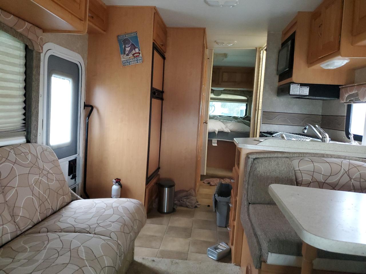 2008 Ford Econoline E350 Super Duty Cutaway Van VIN: 1FDWE35S88DA17877 Lot: 92910915