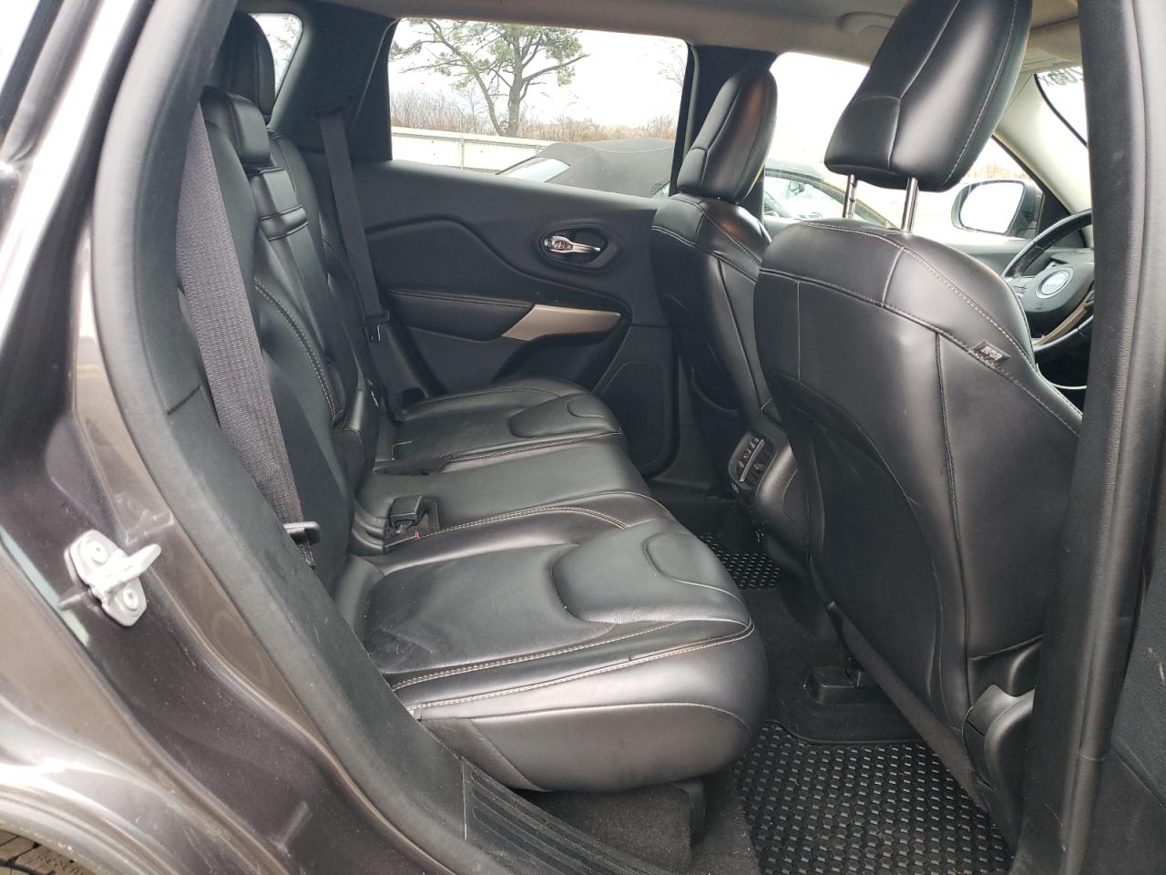 2017 Jeep Cherokee Latitude VIN: 1C4PJMCB6HW660228 Lot: 92260205