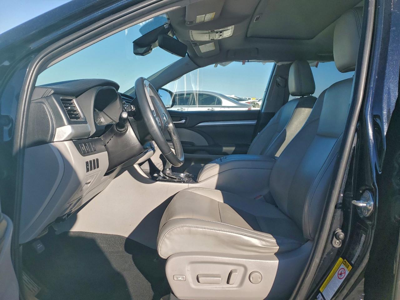 2019 Toyota Highlander Se VIN: 5TDKZRFHXKS560768 Lot: 93773465