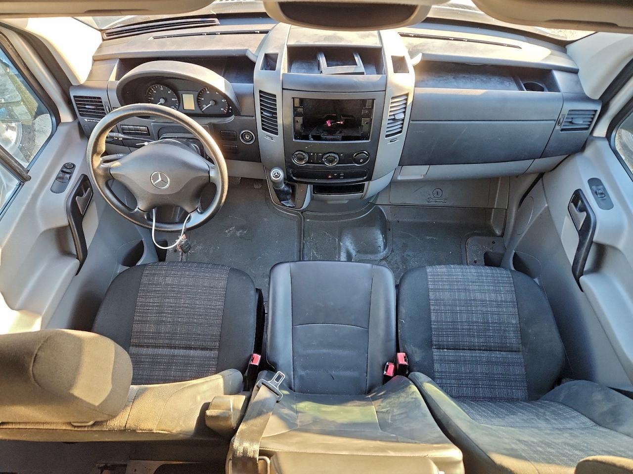 2015 Mercedes-Benz Sprinter 2500 VIN: WD3PE8DC0FP111144 Lot: 94335735