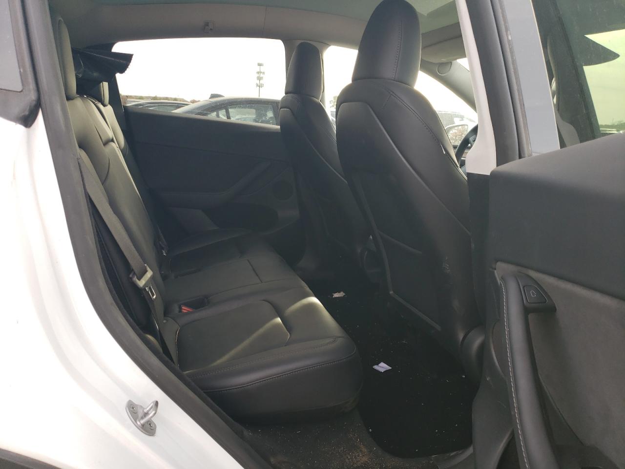 2023 Tesla Model Y VIN: 7SAYGDEE1PF827997 Lot: 90992585