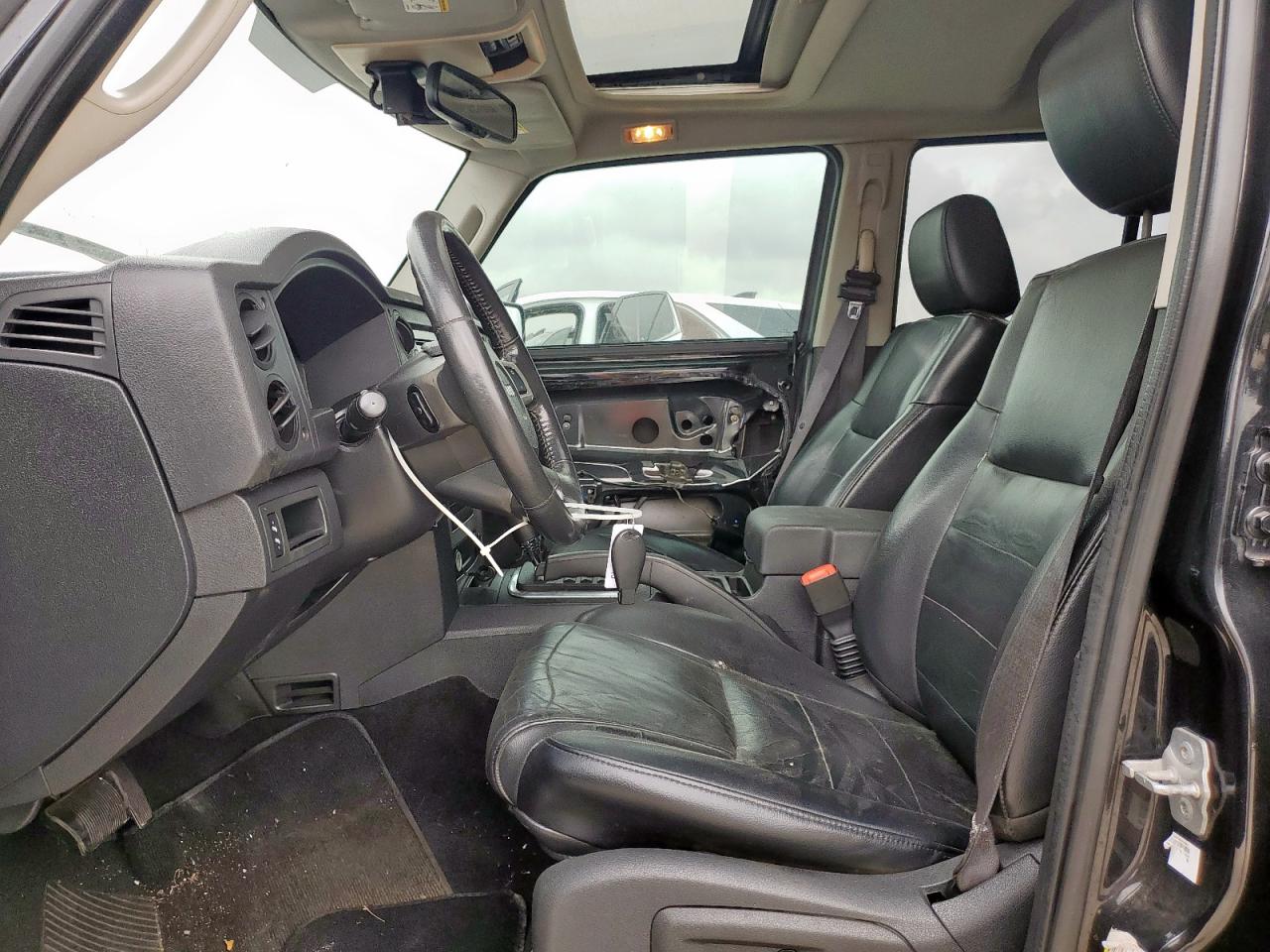 2008 Jeep Commander Sport VIN: 1J8HG48K78C203711 Lot: 93274305